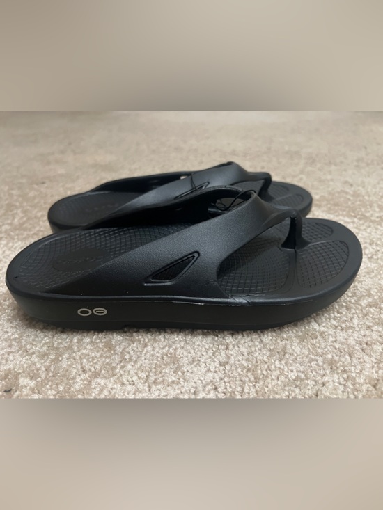 OOFOS Shoes - OOFOS Black Women's Recovery Foam Thong Sandals